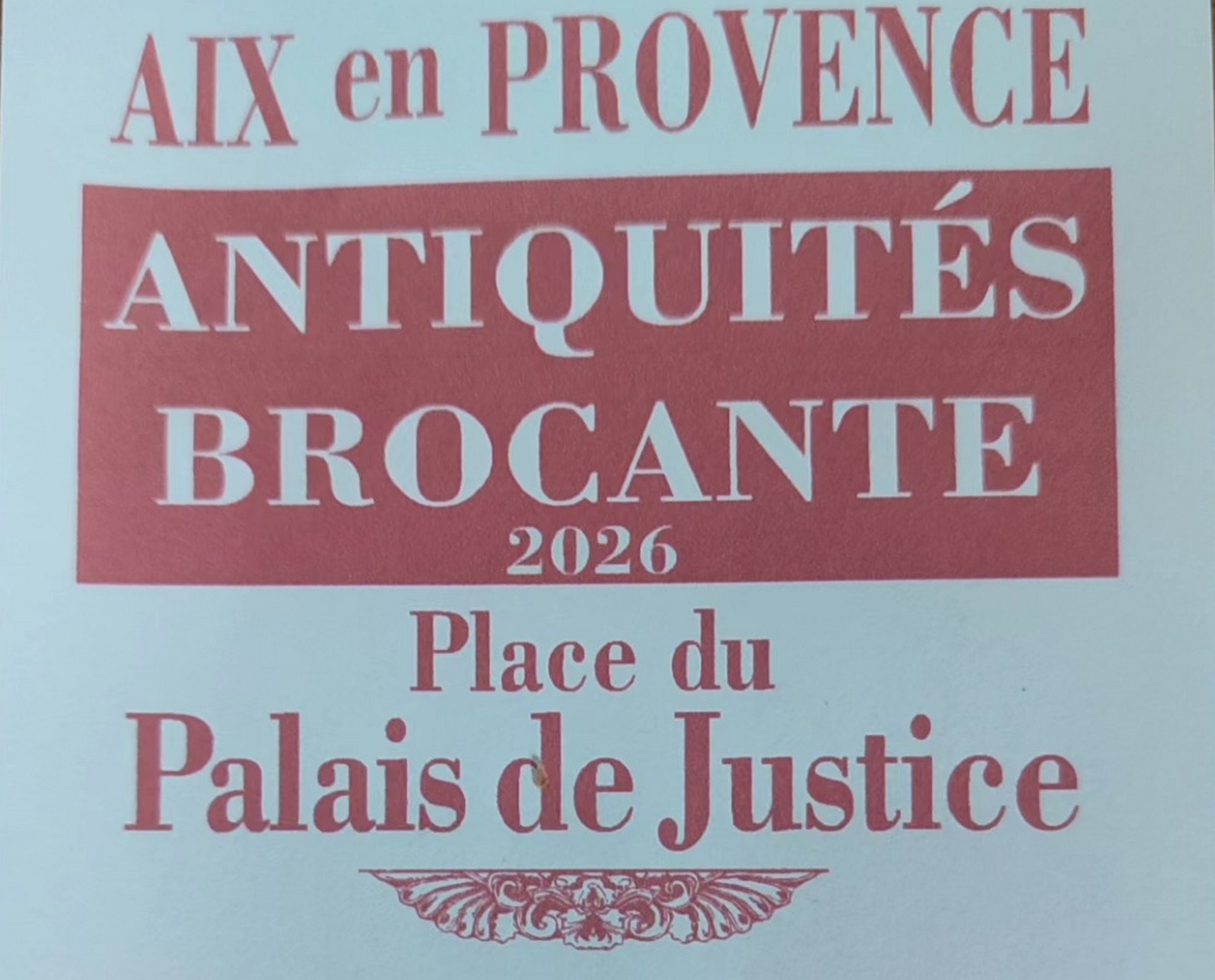 Antiquit�s et brocantes place du palais de justice