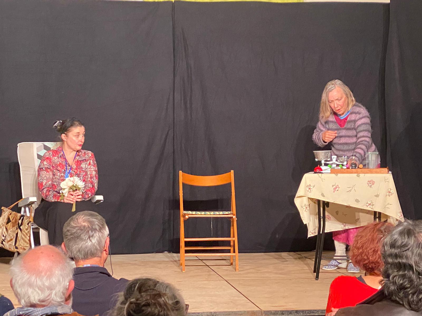 Pi�ce de th��tre Emy et Ema