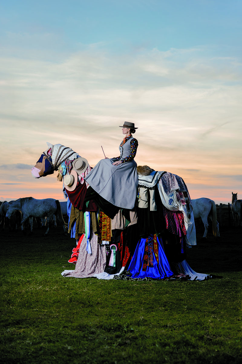 Amazones ! Cavali�res et ic�nes de mode.