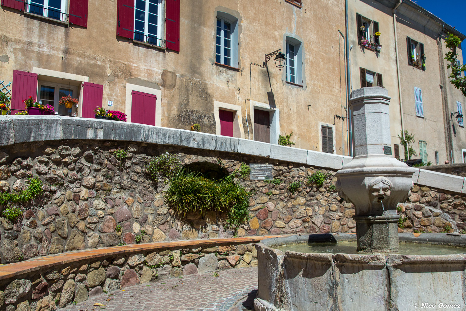 Roquebrune au fil de l'eau