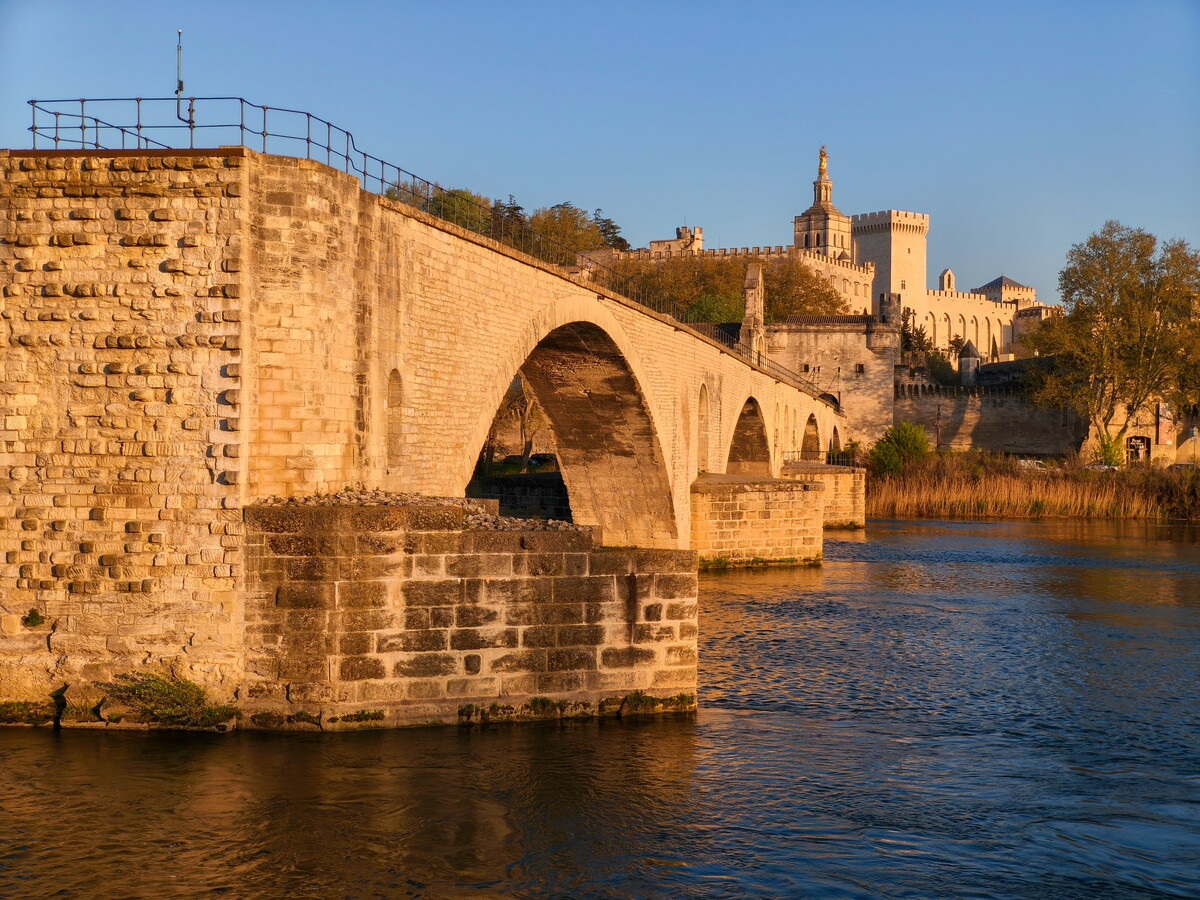 A la d�couverte du Palais des Papes et du Pont Saint-B�nezet