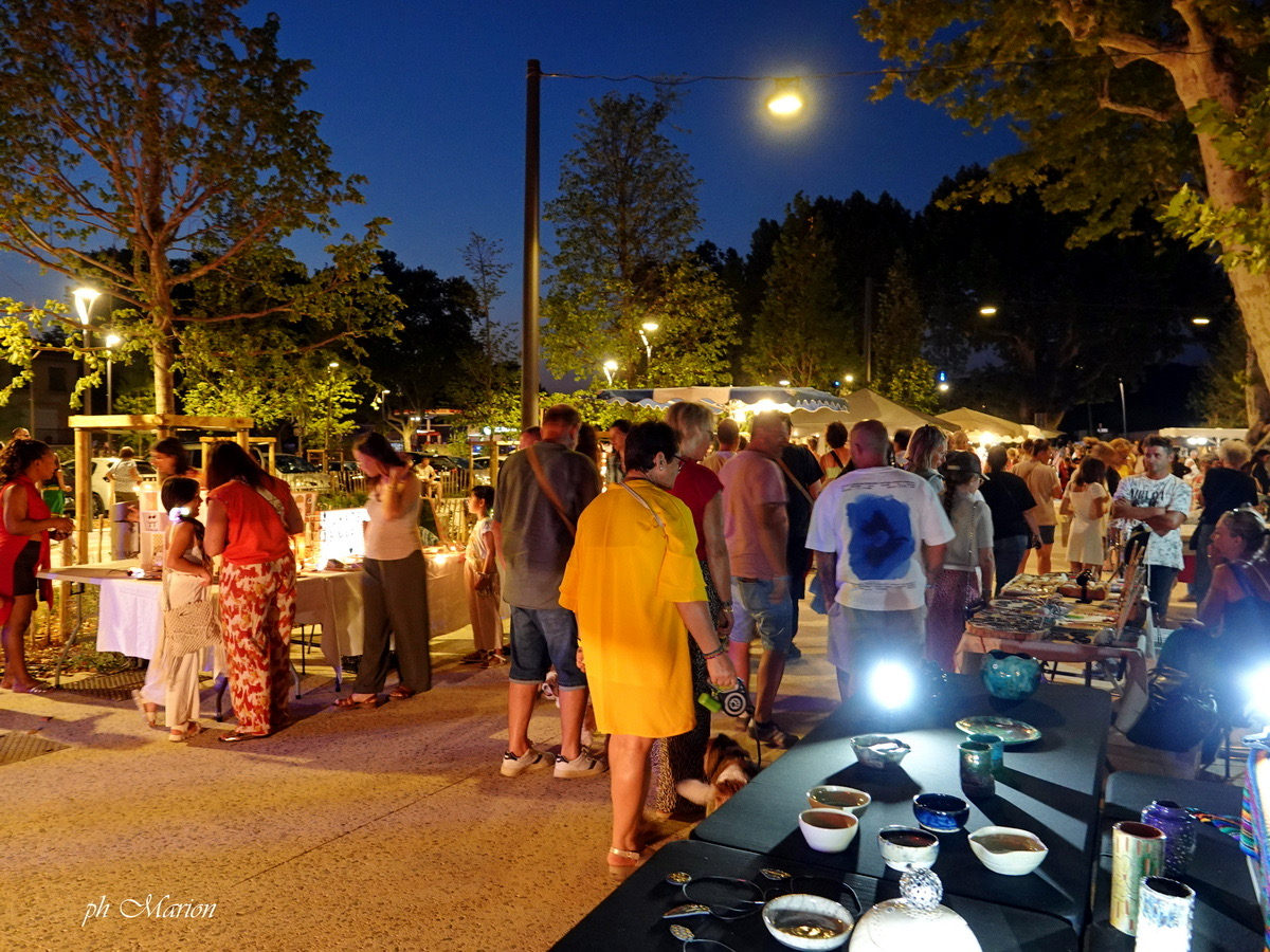 Les march�s nocturnes de Vinon sur Verdon