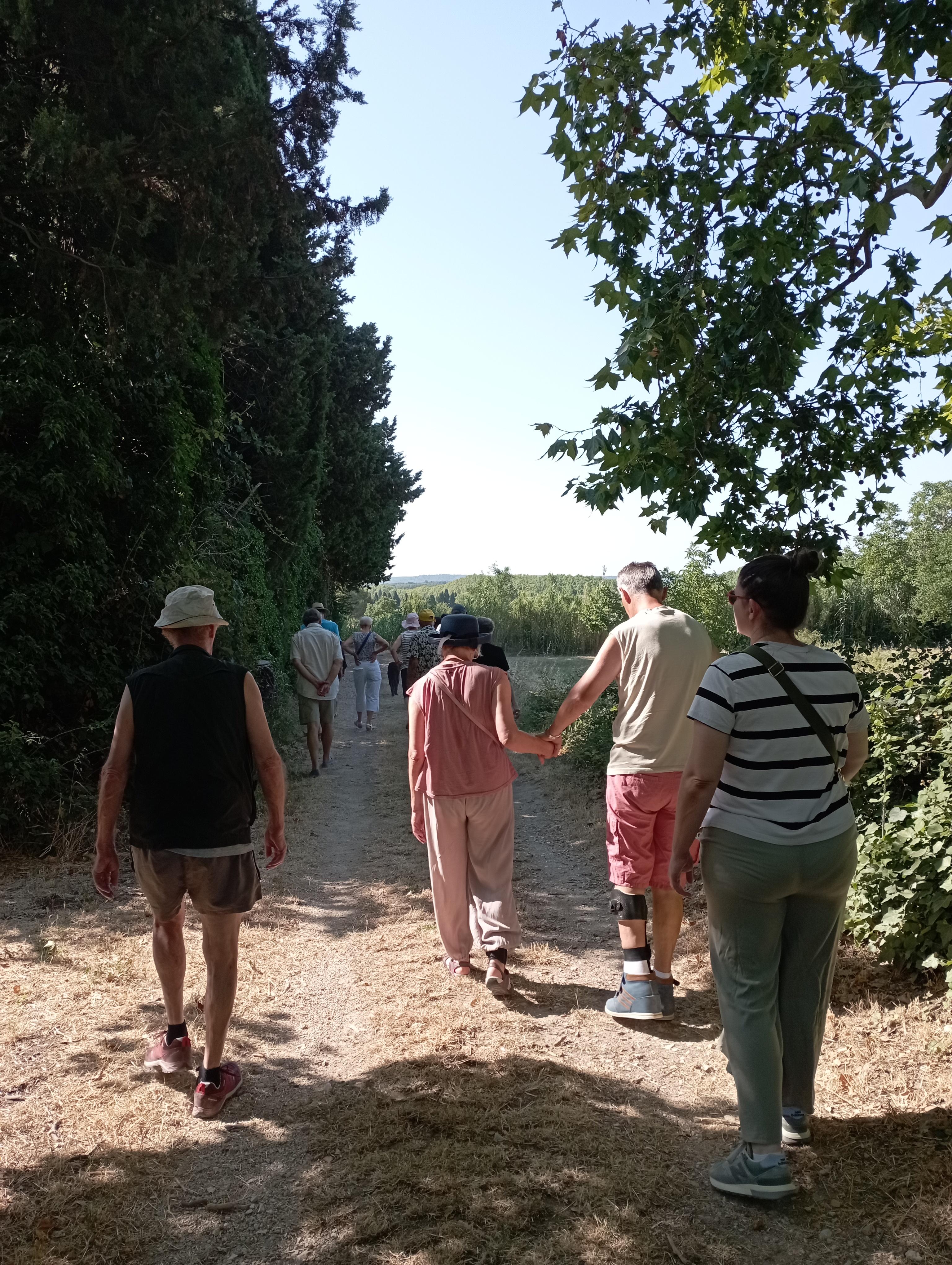 Les Lambesc'apades : D�couverte de la Ferme de Cabri�res