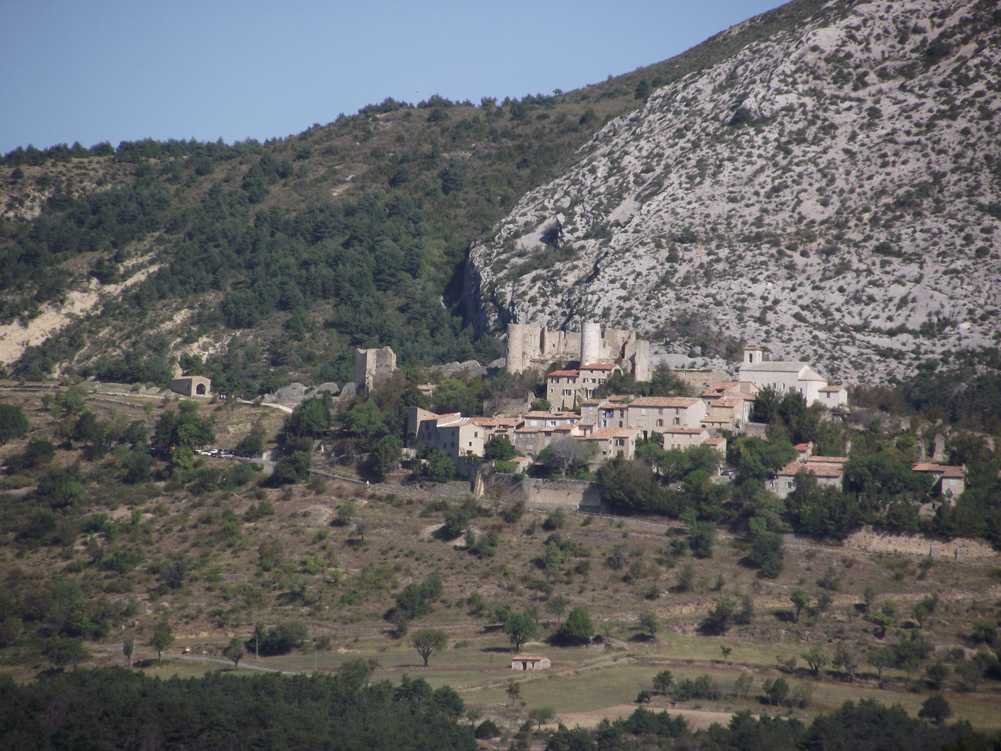 Foss�s tectoniques tertiaires au front de l�arc de Castellane