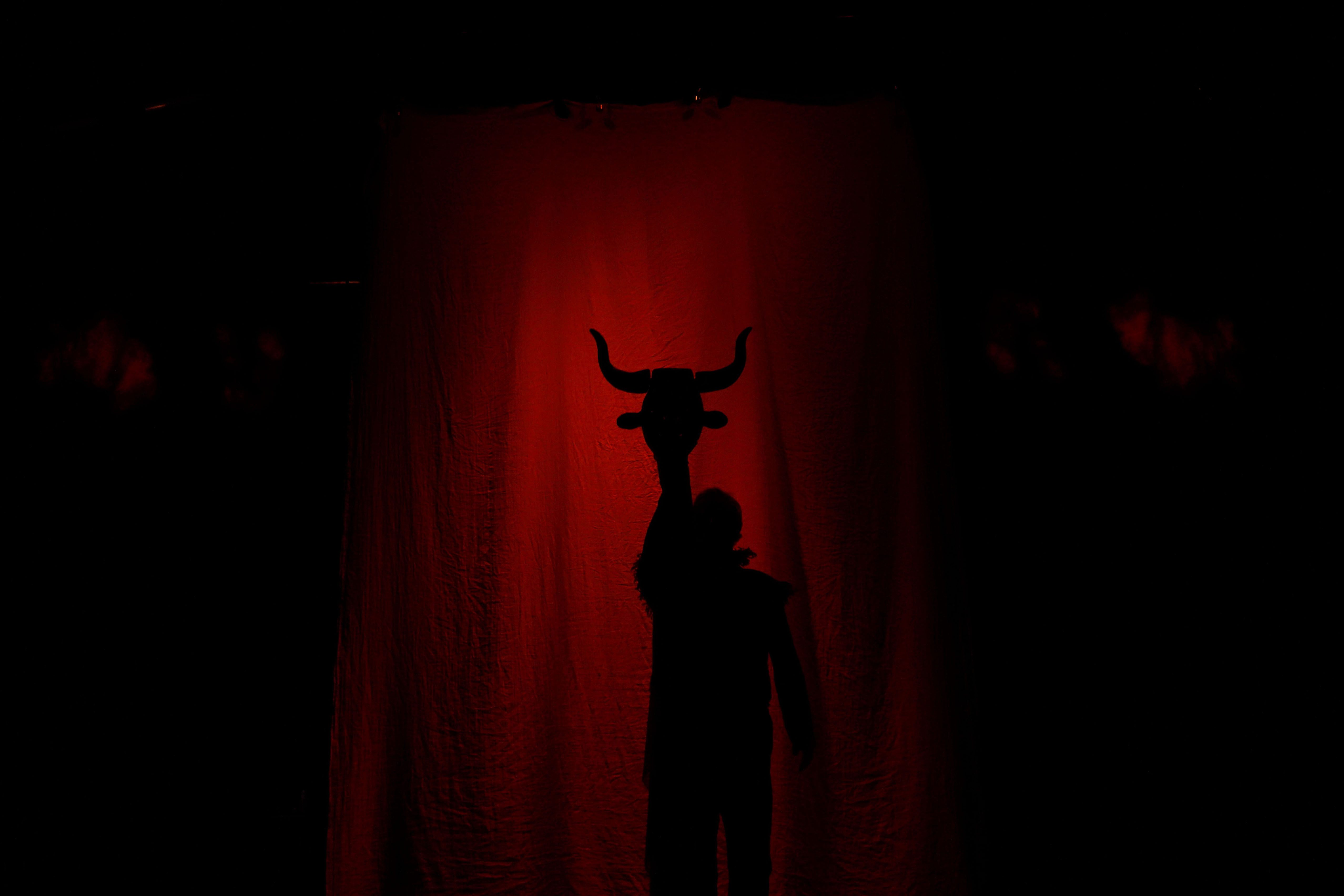 Spectacle de marionnettes, Mythos