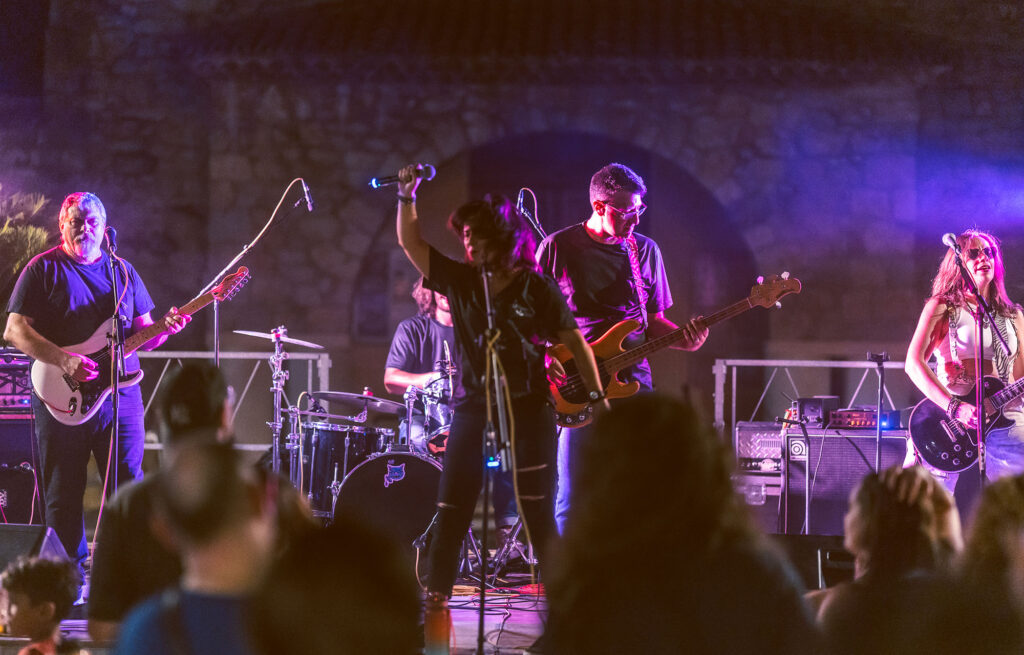 Alice and the Wondermen - Festival Improbable