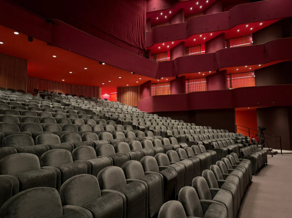 Encore une journ�e divine (th��tre)