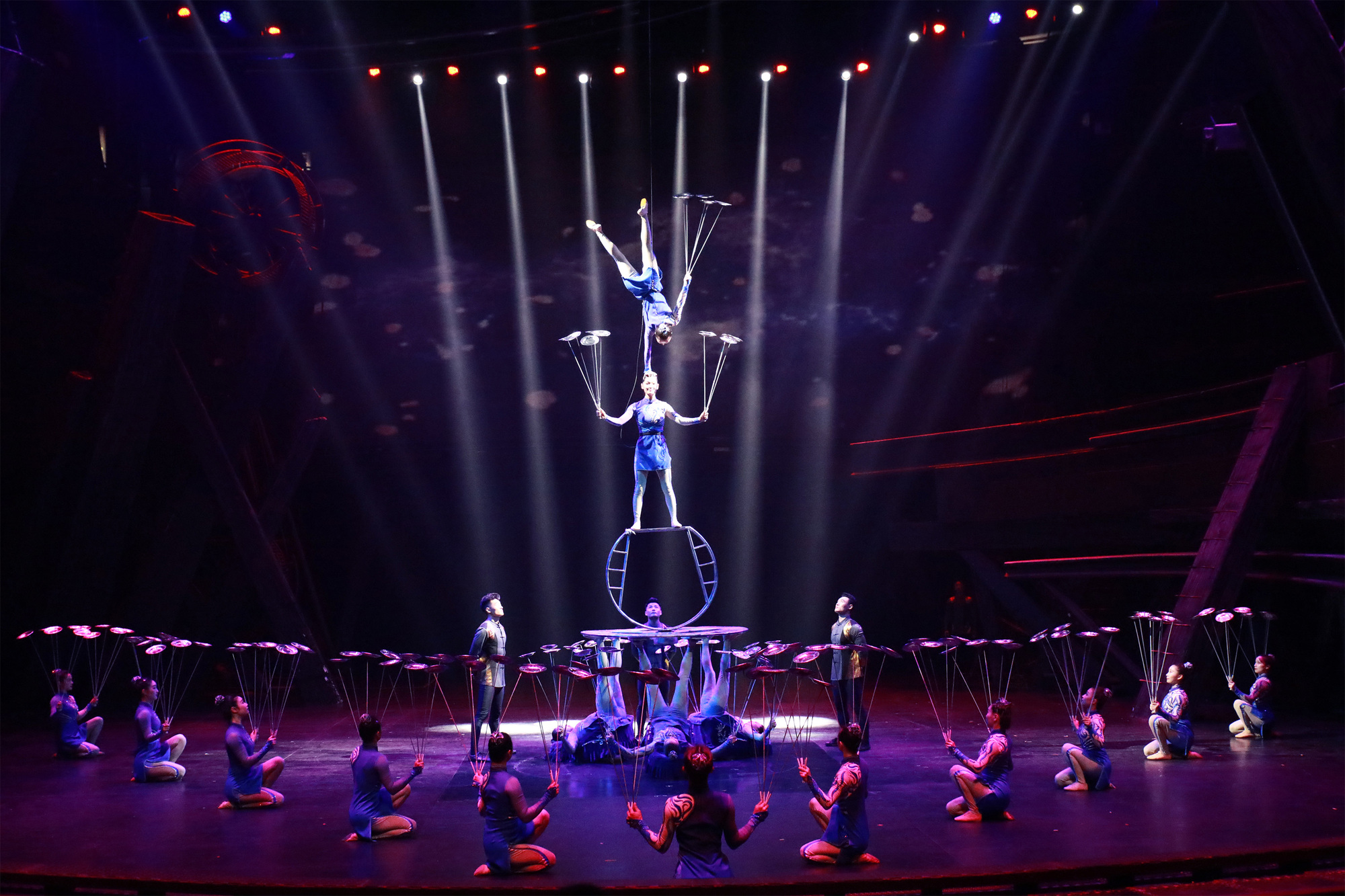 Les Etoiles du cirque de P�kin - A l'invitation du cirque ph�nix pr�sente 