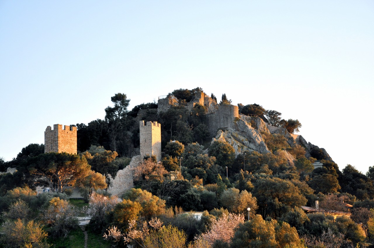 Instants arch�o : le ch�teau d'Hy�res