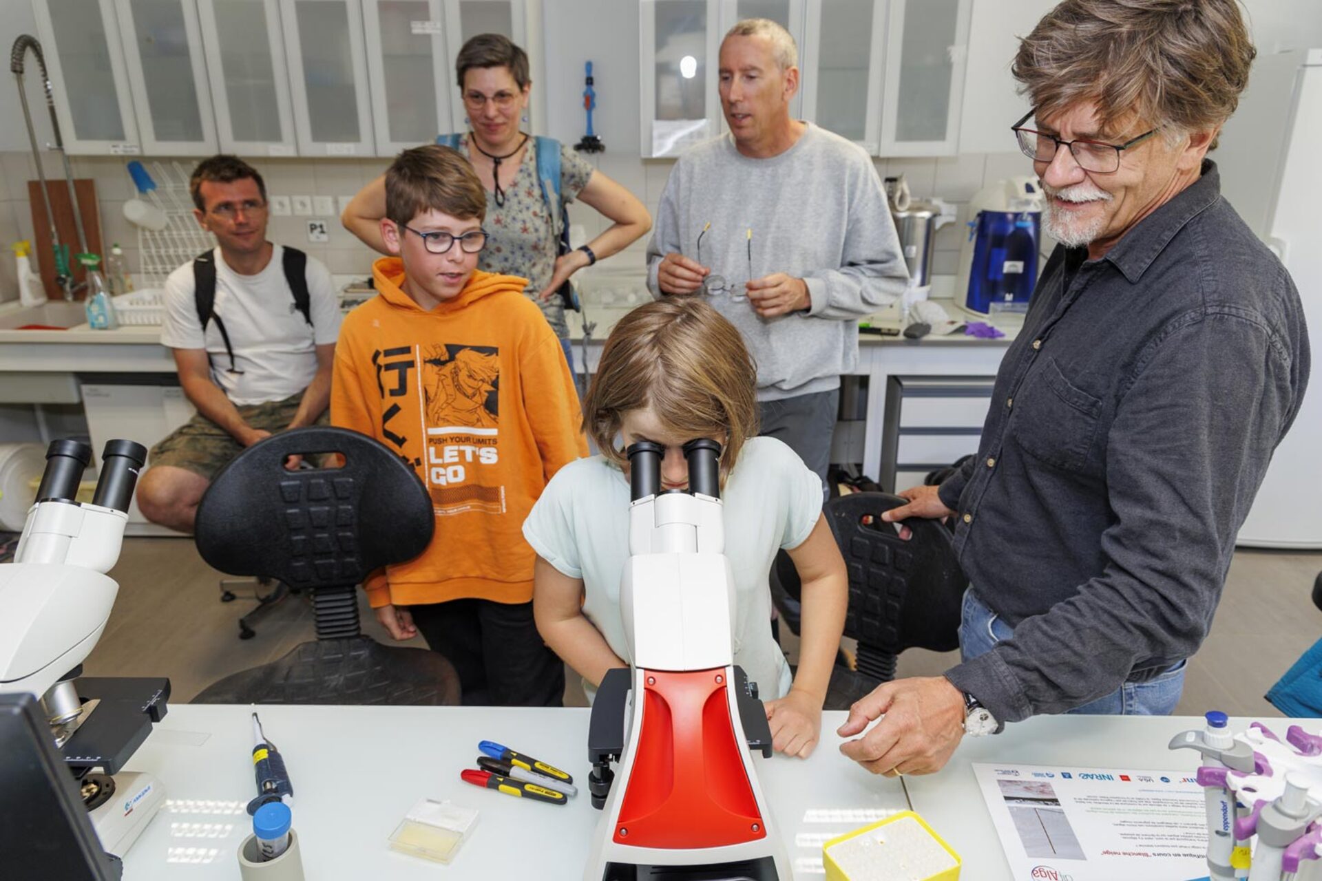 Atelier scientifique : le sang des glaciers...enqu�te en cours