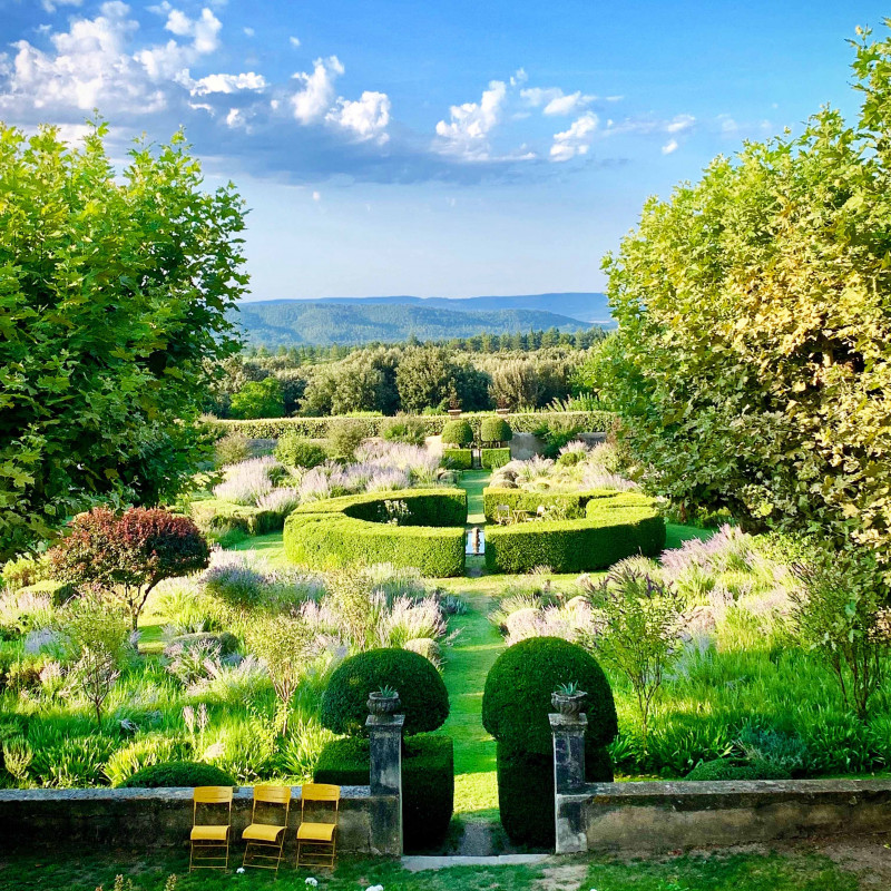 Visite par les propri�taires du Pavillon de Galon � Cucuron - les week end d'Avril � fin Juin