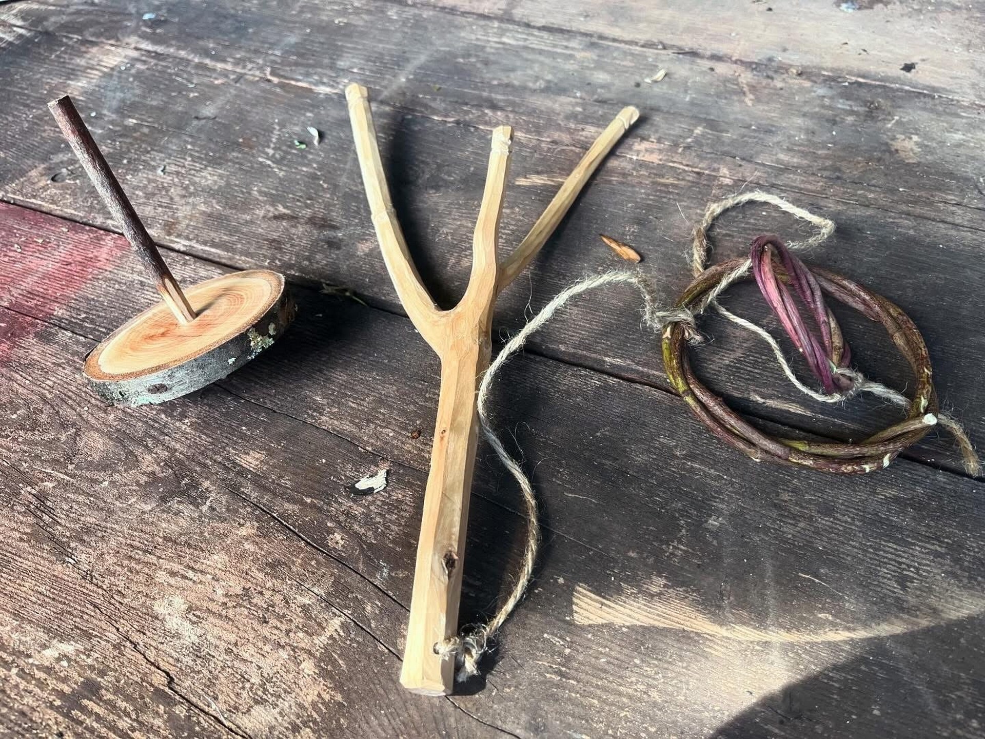 Les mercredis des enfants - jeux et jouets en bois et carnet de vacances, les 5 sens