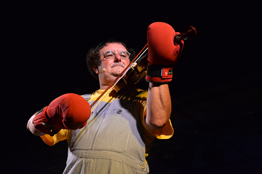 Pa�oun Ven : Hommage � Coluche et Anthony Joubert