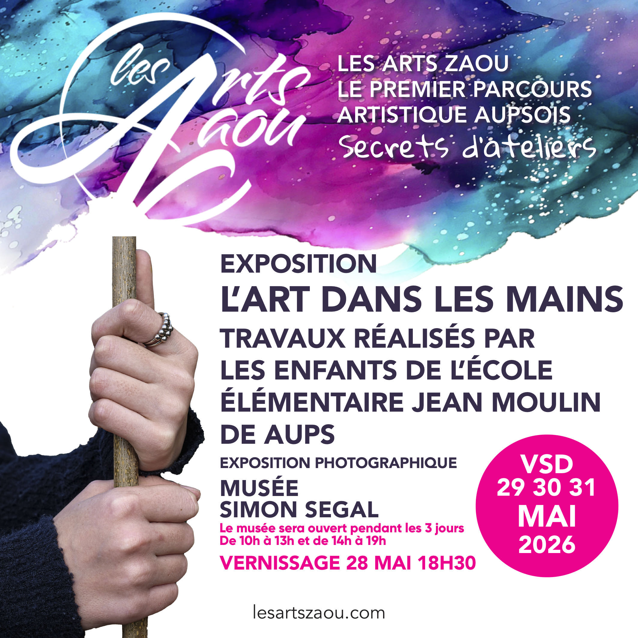 Exposition �l�art dans les mains�