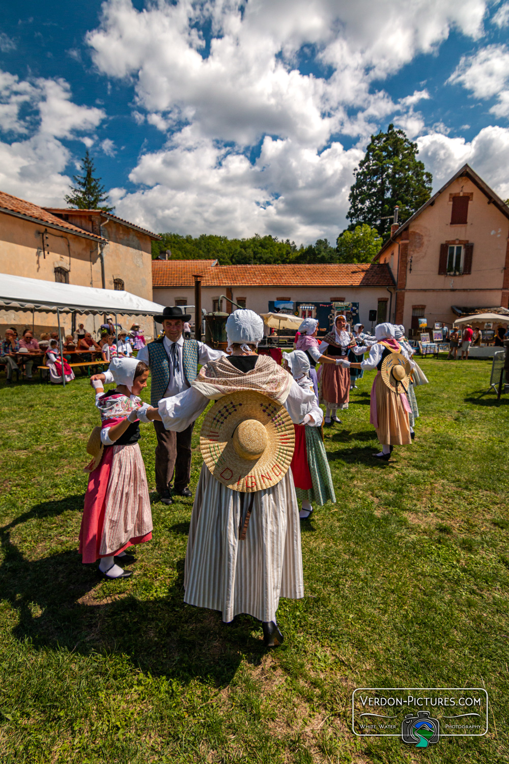Visite guid�e de la distillerie � l'occasion de la f�te de la lavande