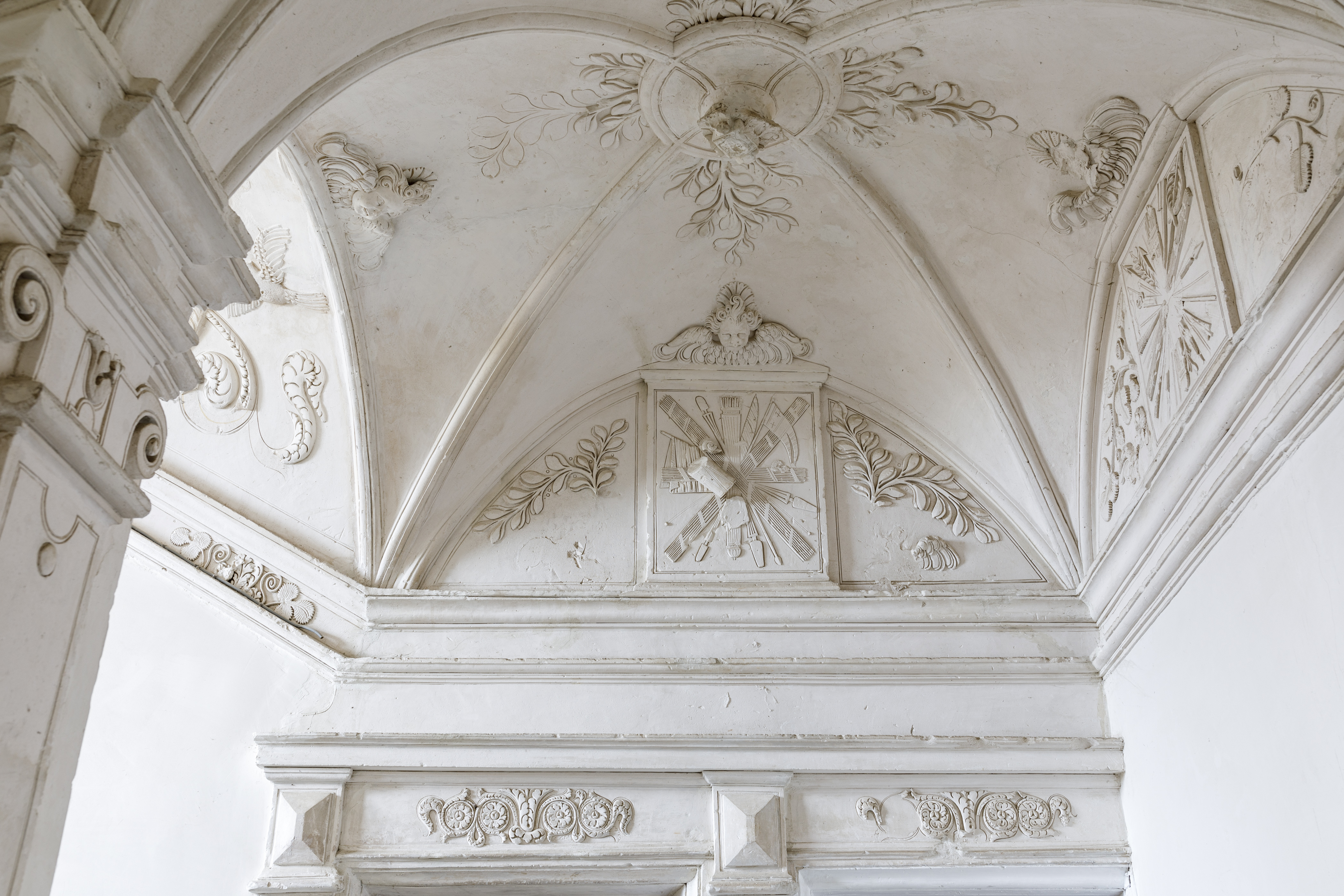 Visite des gypseries du ch�teau de Volonne