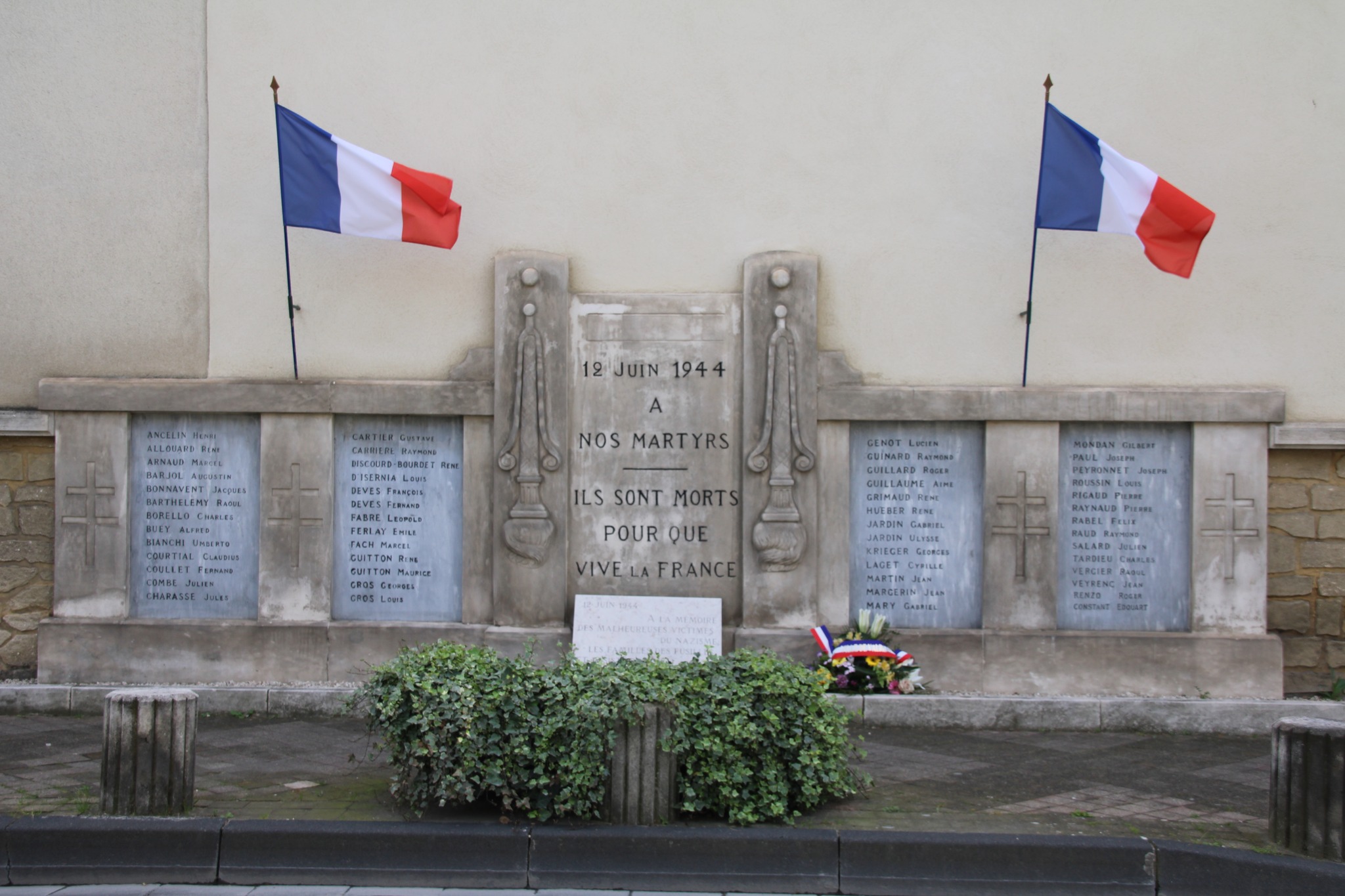 Comm�moration officielle du 82�me anniversaire du massacre du 12 juin 1944