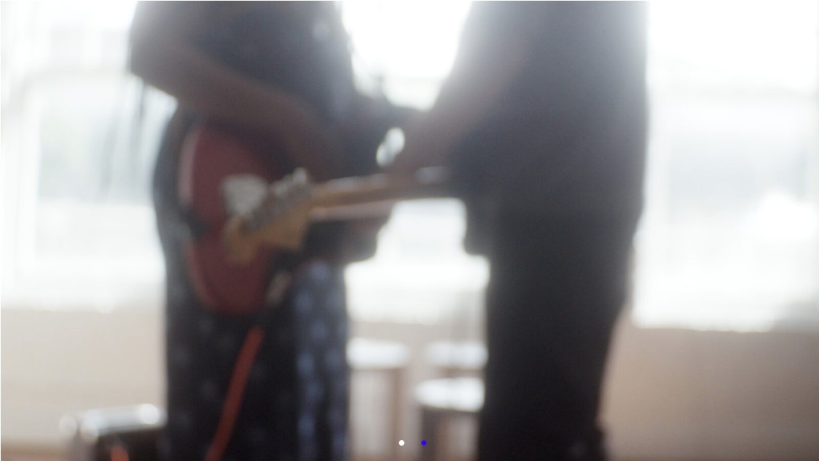 Performance de Kim Gordon et Dimitri Chamblas - sous r�serve