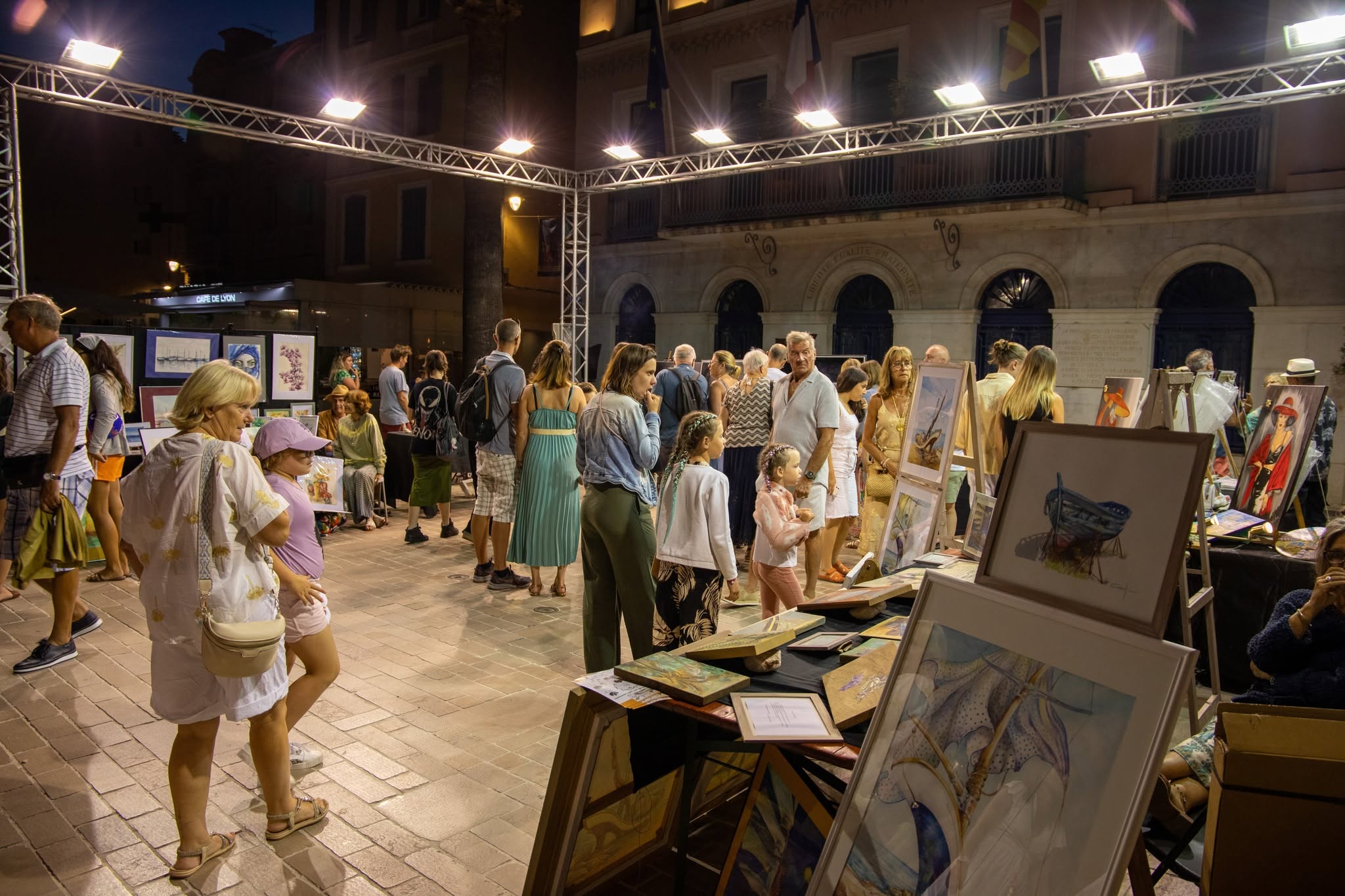 Carr� des artistes