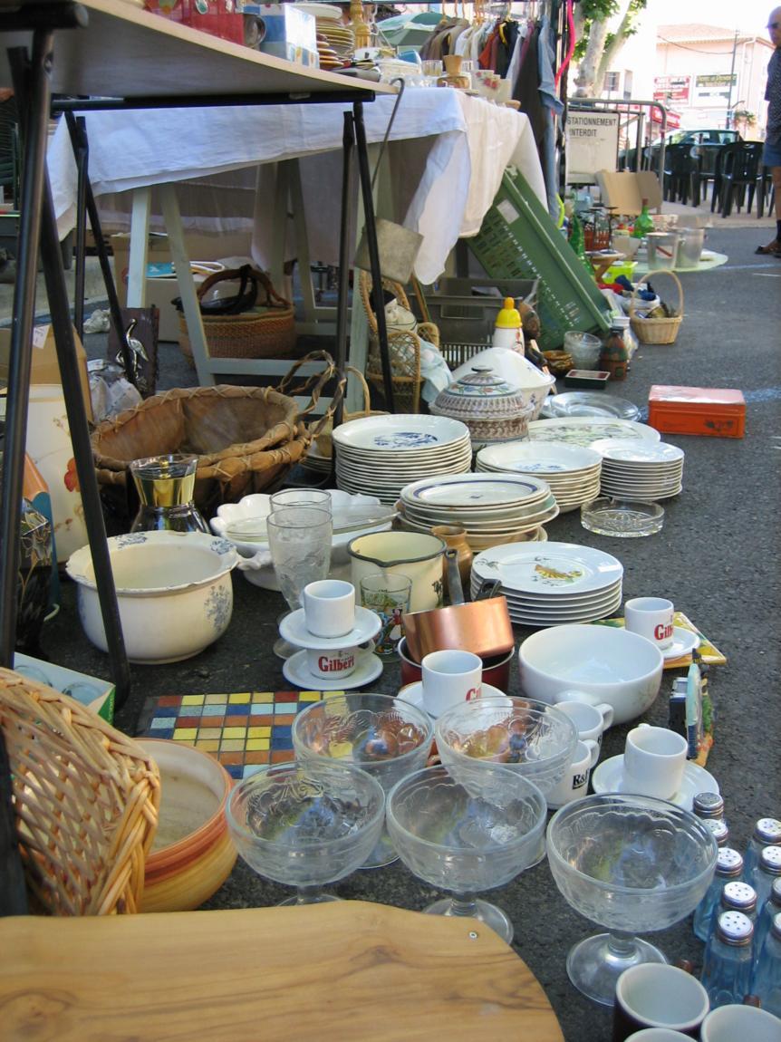 Foire antiquit�s et brocante du Corso de la Lavande