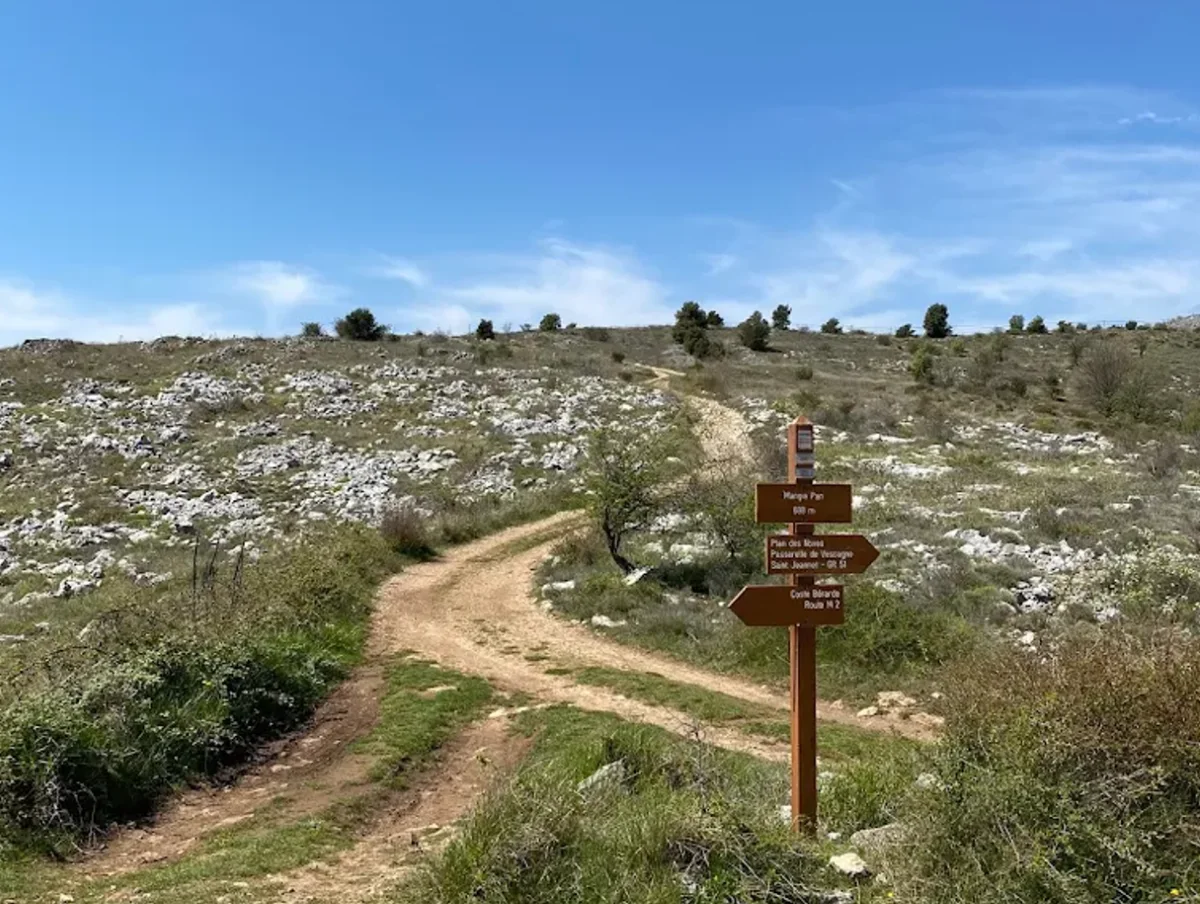 RANDO PATRIMOINE : LES FRAGILES RICHESSES DU PLAN DES NOVES