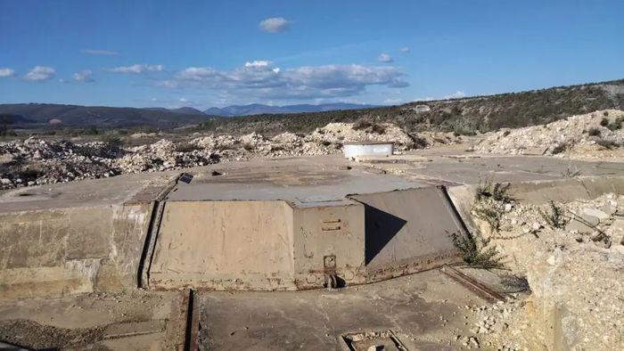 Visite d'une Zone de Lancement de missile du Plateau d�Albion