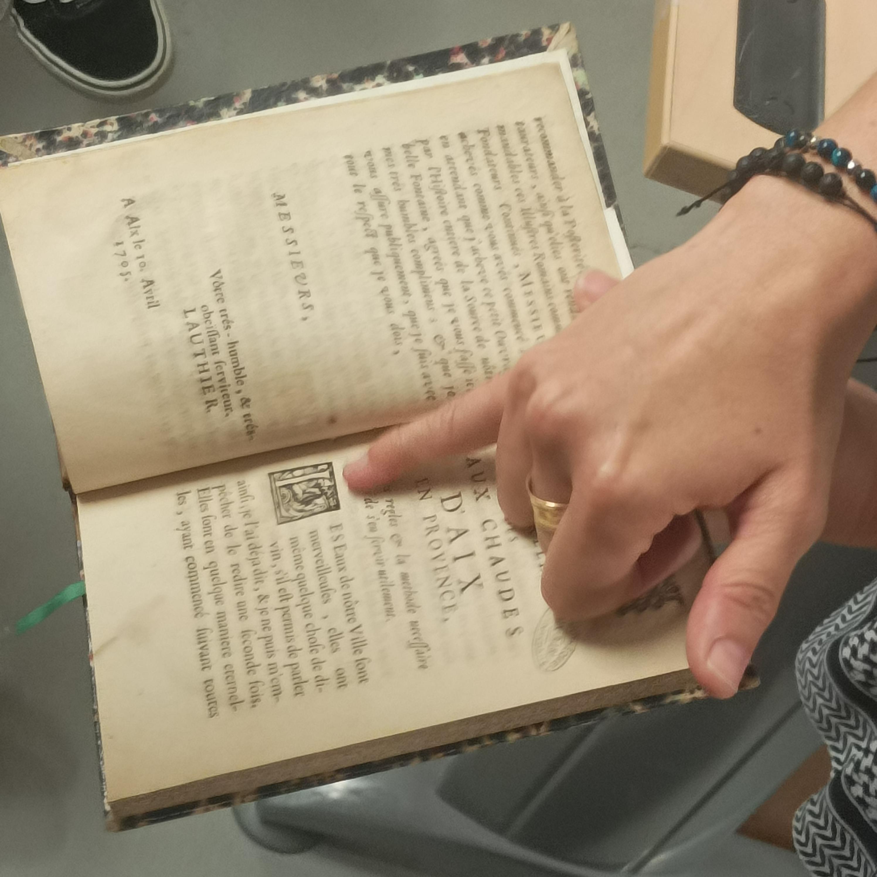 Visite de la biblioth�que Fenouill�res et de sa r�serve de livres anciens
