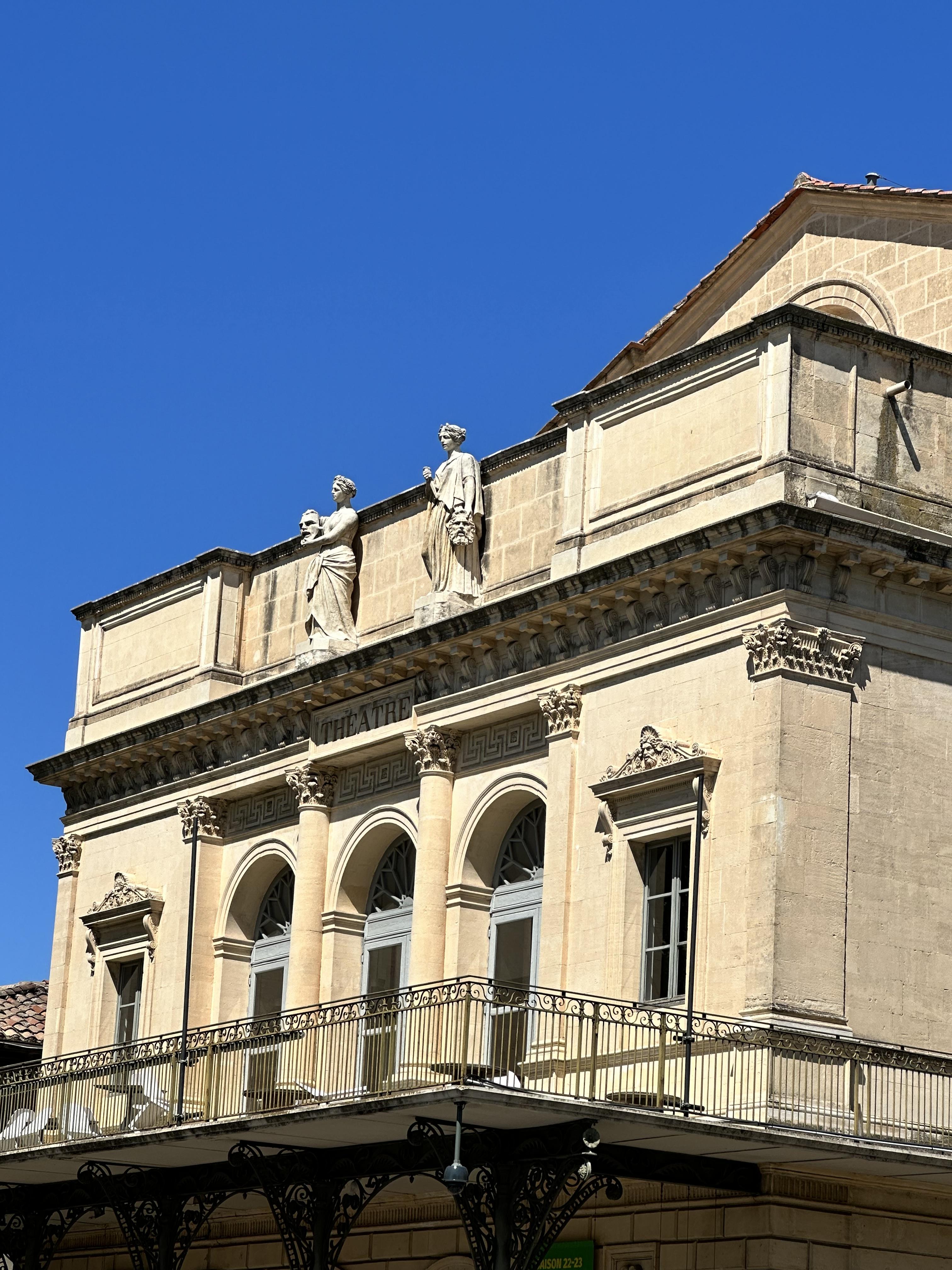 Visite guid�e  � Le th��tre municipal d'Arles �