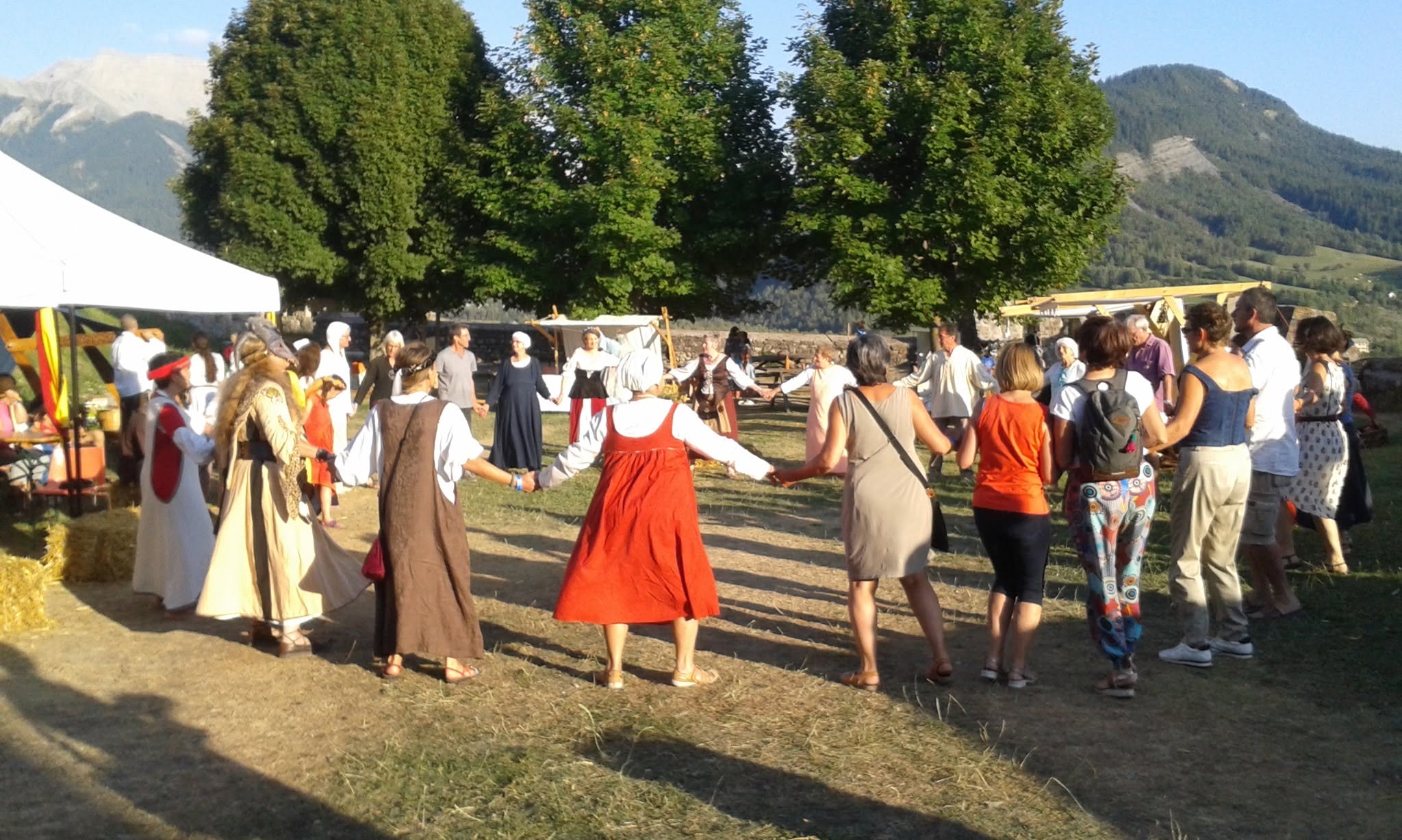 Danses m�di�vales au Caf� des arts