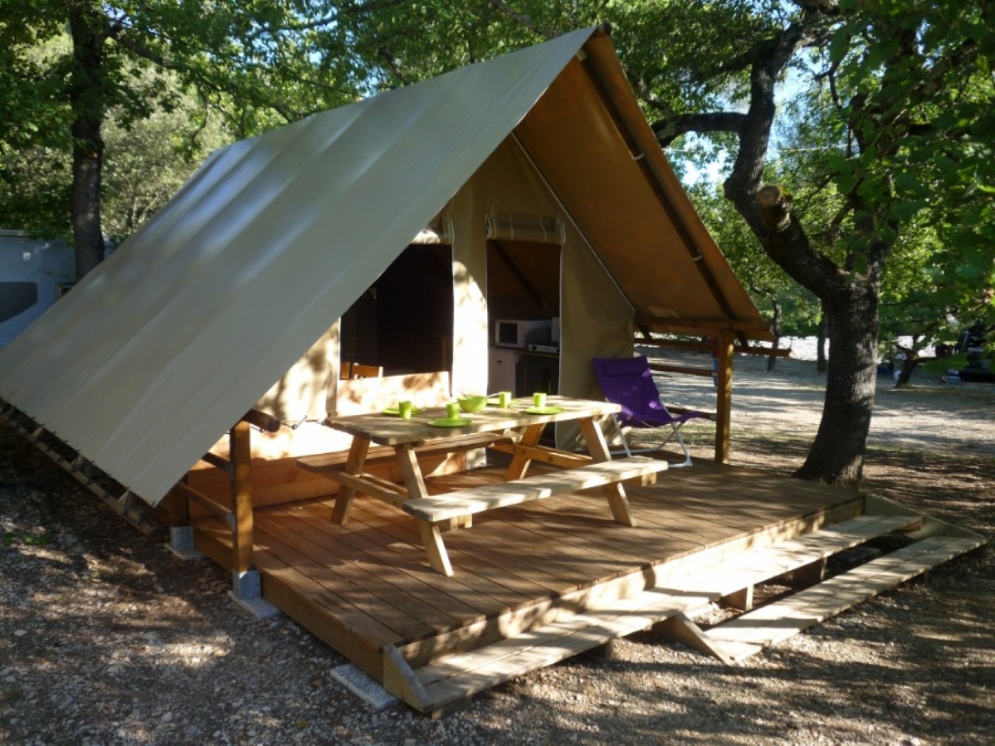 franse-camping Camping les trois rivieres Entrechaux