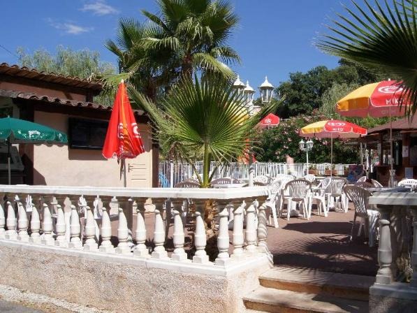 campsite Parc des Monges Auribeau sur Siagne